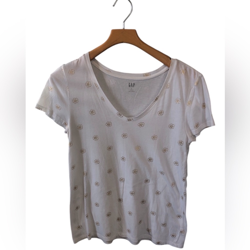 GAP Favorite White Gold Floral V-Neck Short Sleeve Tee Medium